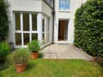 Nymphenburg! 2-ZKB Erdgeschoss-Whg. mit Privatgarten, Fußbodenhzg., Einbauküche und TG-Stellplatz! - Terrasse